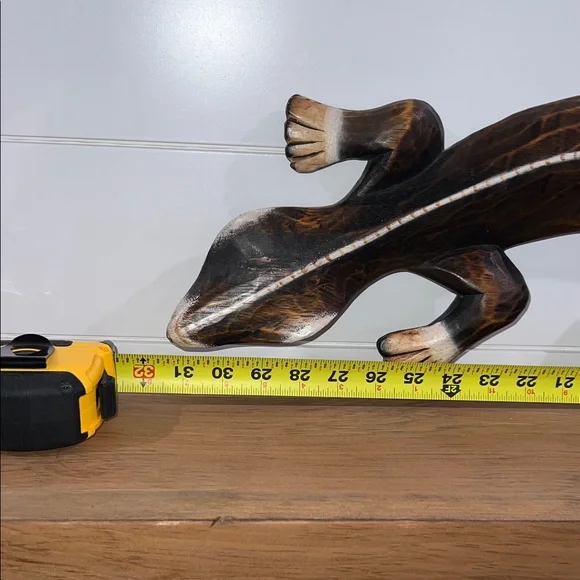 Handcrafted Wooden Lizard Decor - Picture 7 of 10